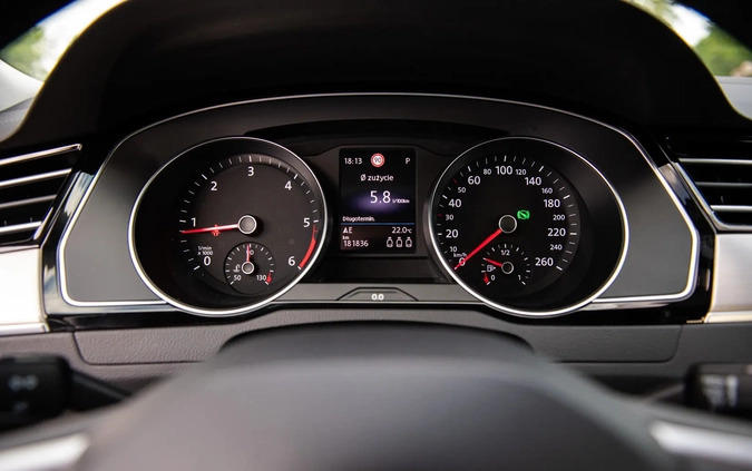Volkswagen Passat cena 82900 przebieg: 181000, rok produkcji 2019 z Kłodawa małe 497